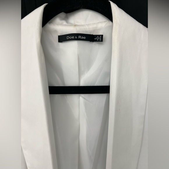 Blazer - Picture 3 of 7